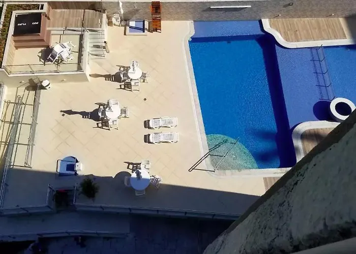 Flat de luxo com piscinas e jacuzzi no Leblon